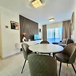 Premium Beachfront Apolo Xiv شقة كاليبي